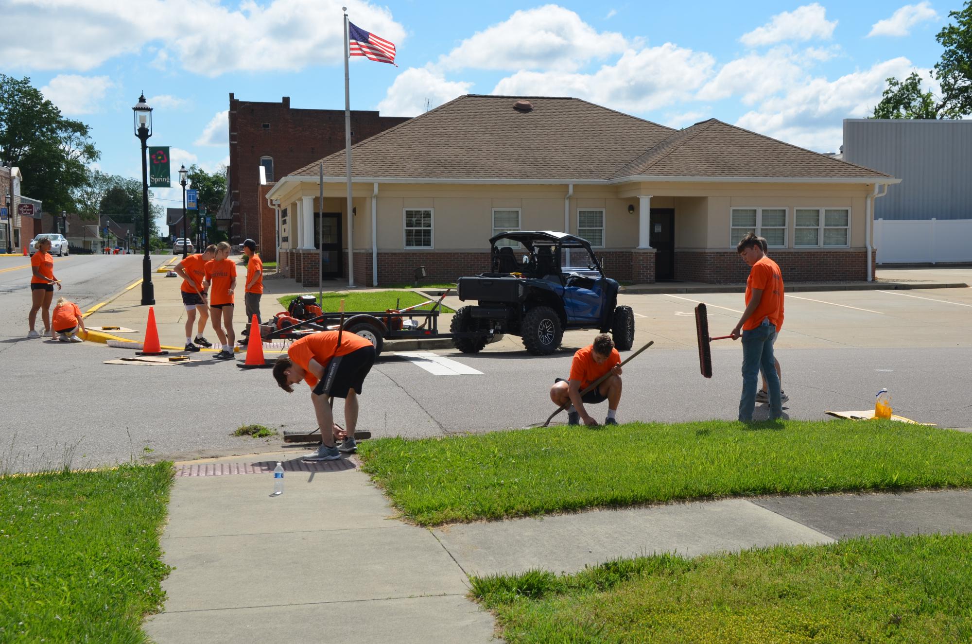 North Posey students cleaning up street